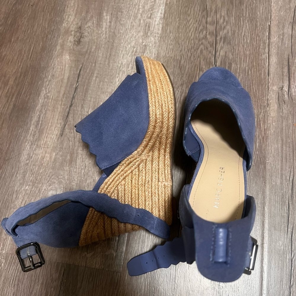 Like new! Marc Fisher Sandal High Heel Platform -size 8